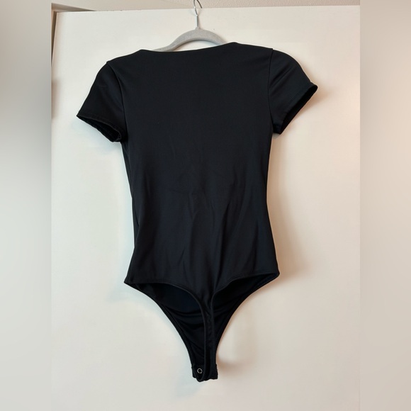 Express woman’s black body suit - Picture 3 of 4